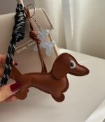 بگ چارم ( آویز کیف و کوله ) طرح سگ مشکی و قهوه ای 🐕